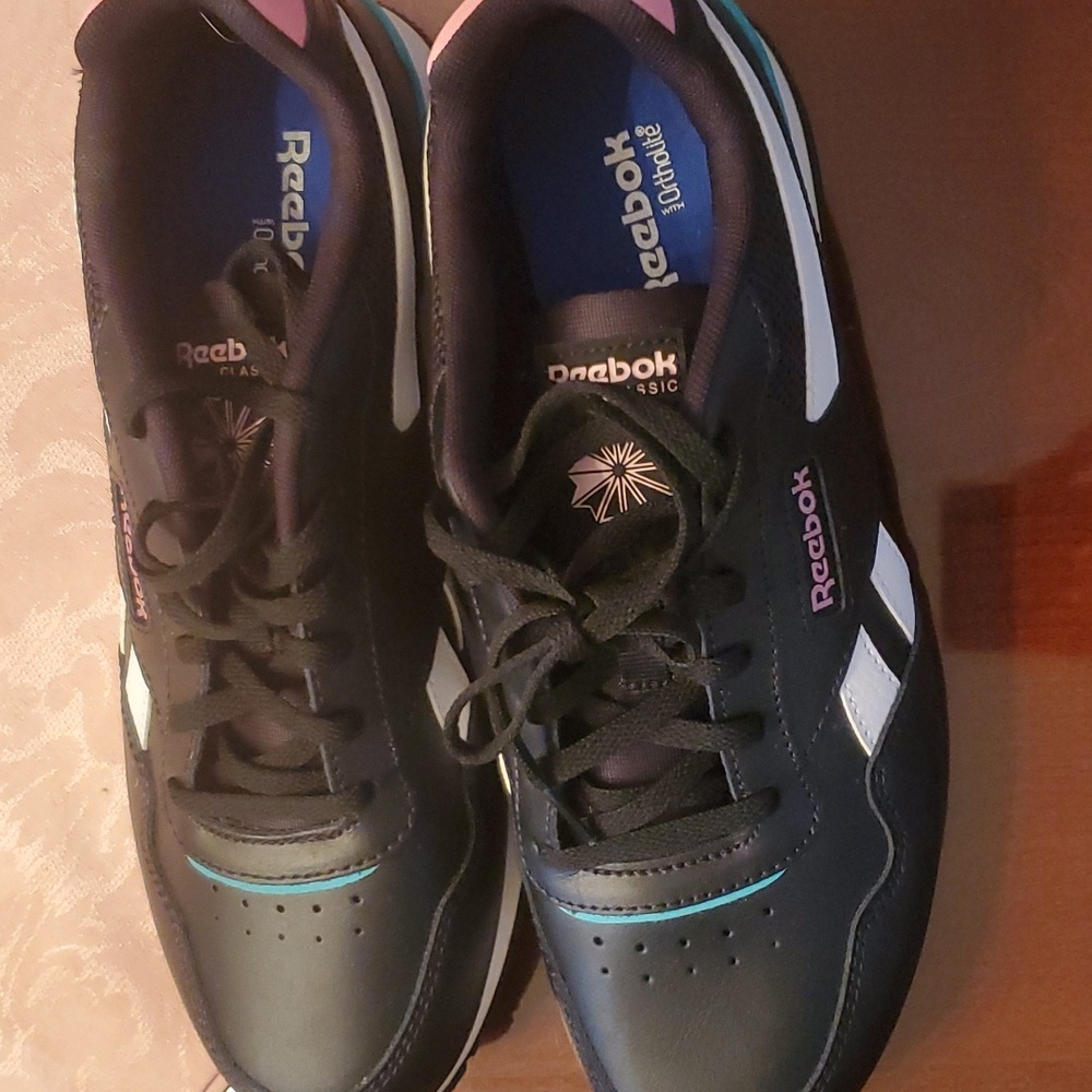 New Reebok Sneakers - Picture 3 of 4